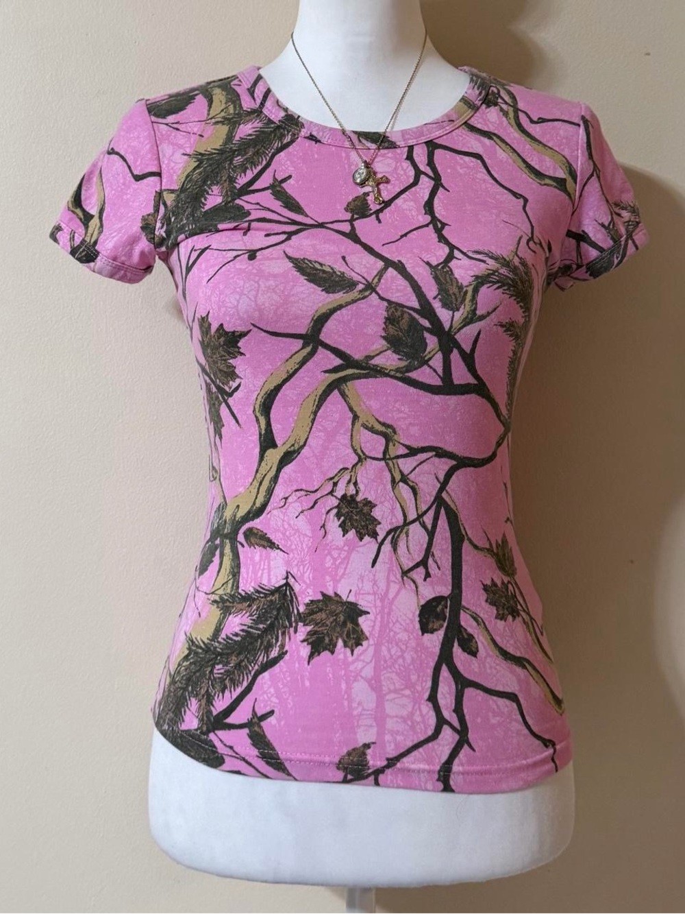 2000s vintage style camo fitted baby tee with tree branch & leaves graphic tee